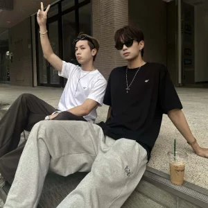 Alternative view of Áo Thun Trơn Logo Kim Loại Karants Cotton 260gsm Premium Form Oversize Nam Nữ Unisex Menswear - KR212